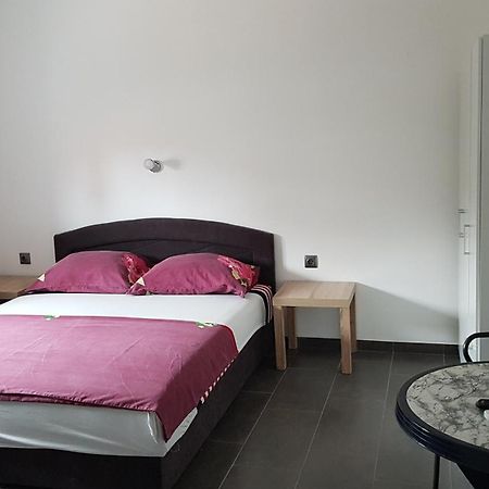 Apartments Star With Pool Biograd Na Moru Esterno foto