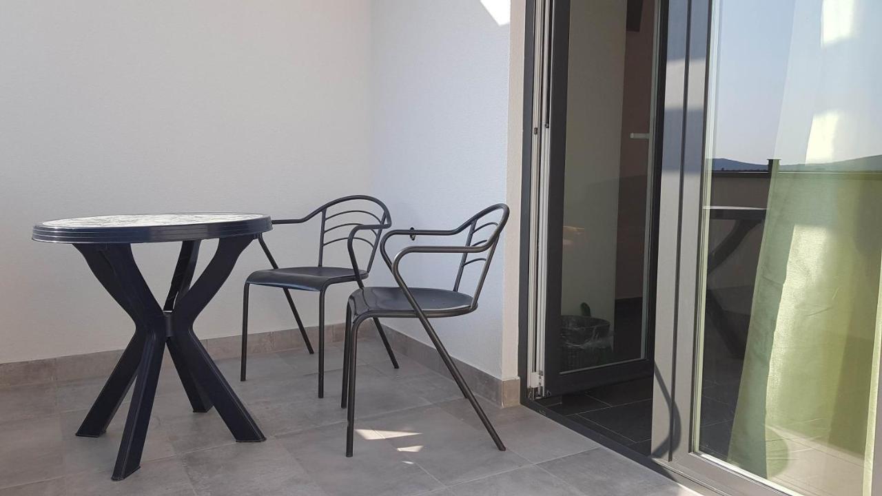 Apartments Star With Pool Biograd Na Moru Esterno foto