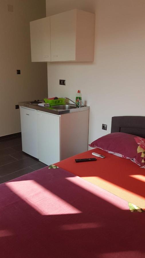 Apartments Star With Pool Biograd Na Moru Esterno foto