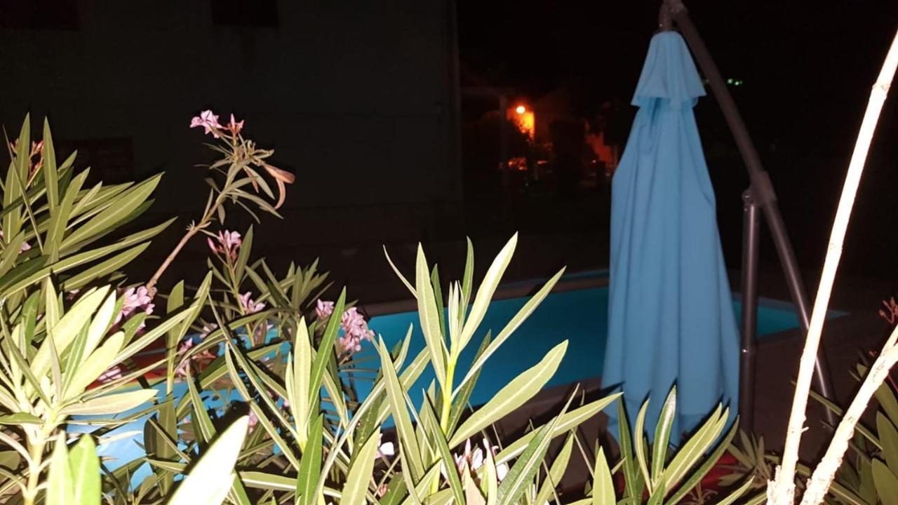 Apartments Star With Pool Biograd Na Moru Esterno foto